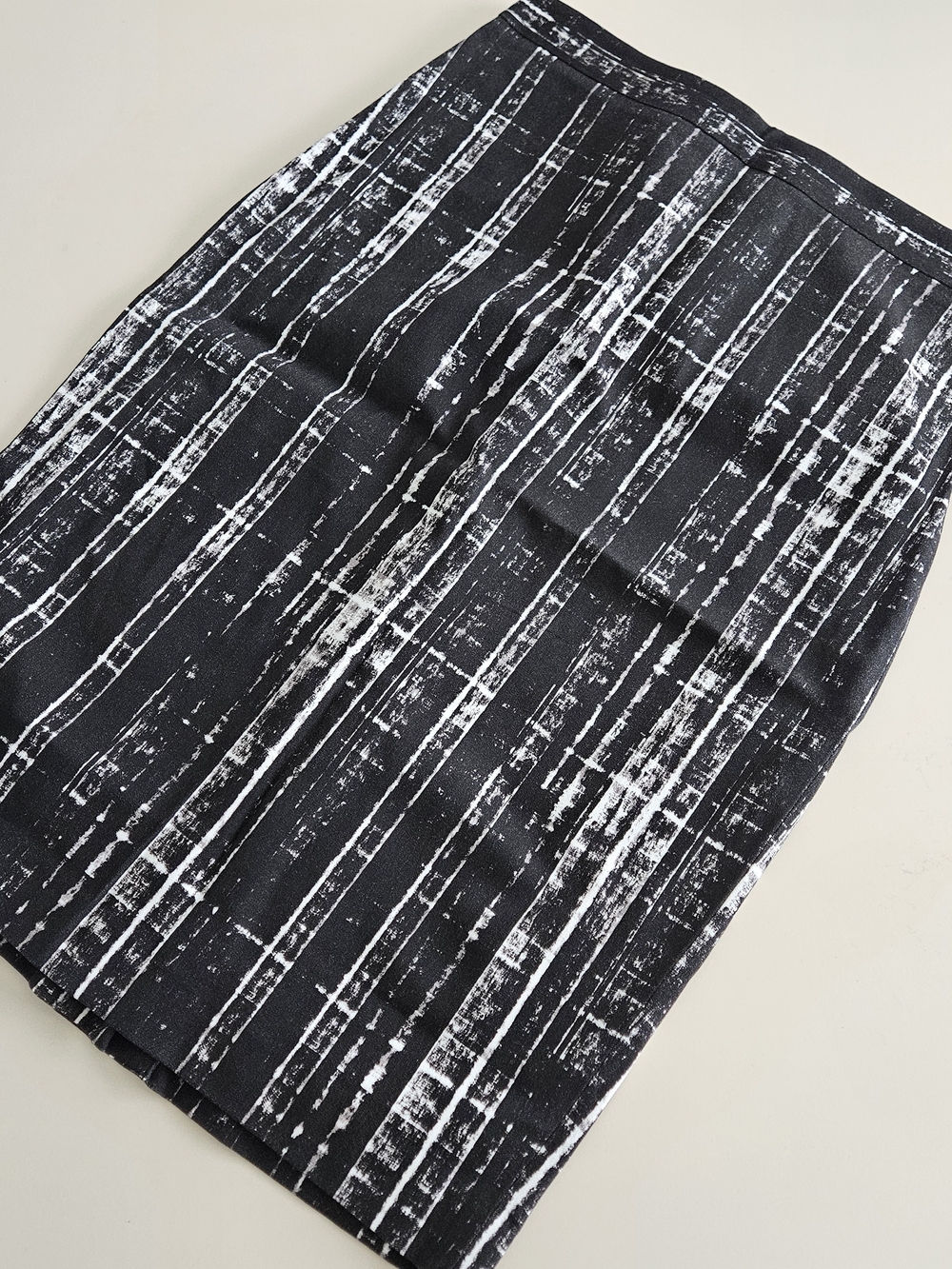 Banana Republic Black and White Striped-Print Pencil Skirt